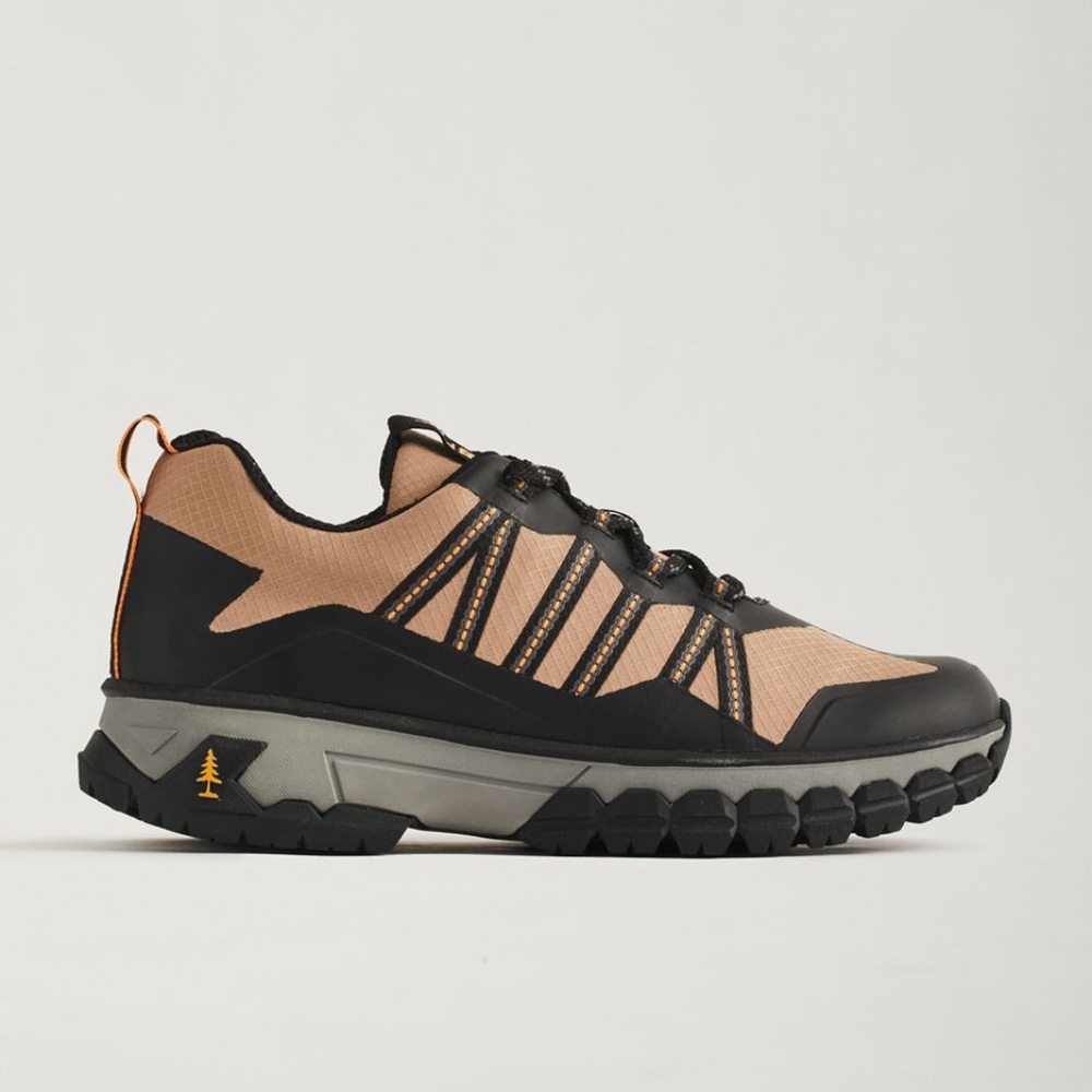 NEW IN BOX Bass Trek Peak Webbing Hiker Sneaker